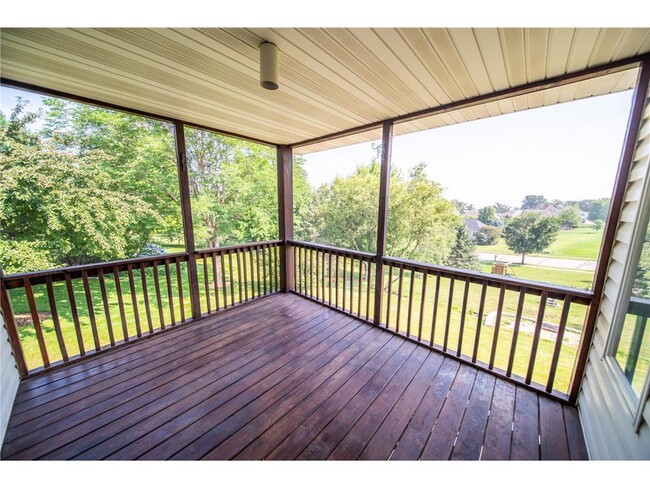 Building Photo - 5182 Southern Ridge Ln SW