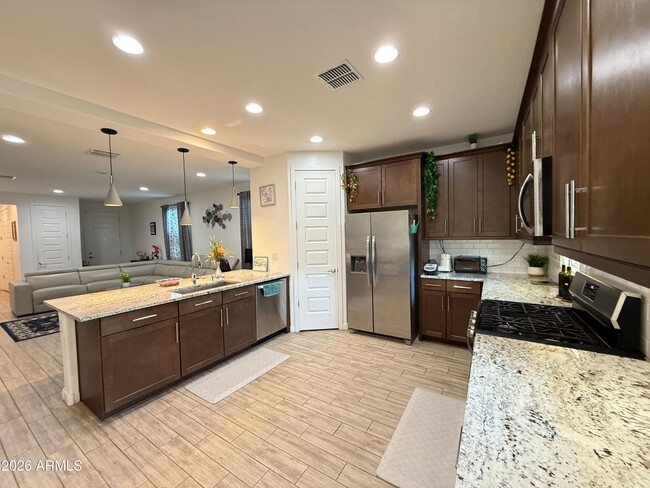 Building Photo - 127 E Gemini Pl