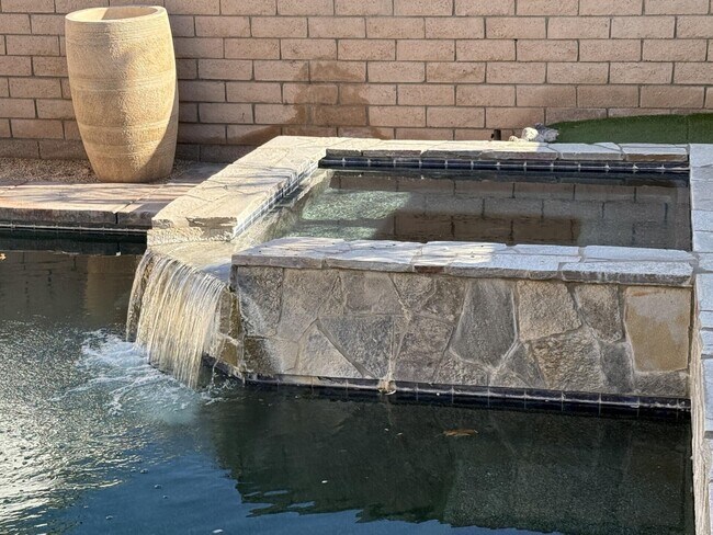 Building Photo - 52165 Allende Dr