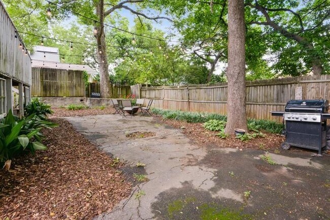 Building Photo - 564 Winton Terrace NE