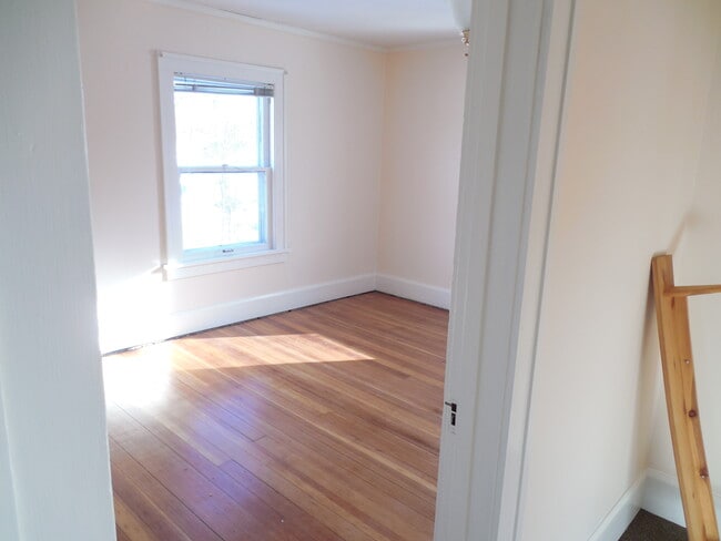 BEDROOM - 321 Rome Ave