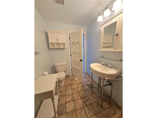 Building Photo - 1712 W 31st St