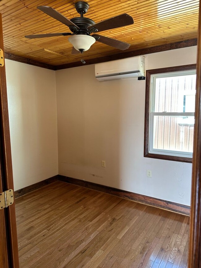Building Photo - 3113  A,B,C
