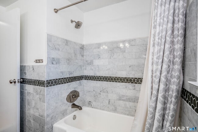 Building Photo - 114 Moreland Ave