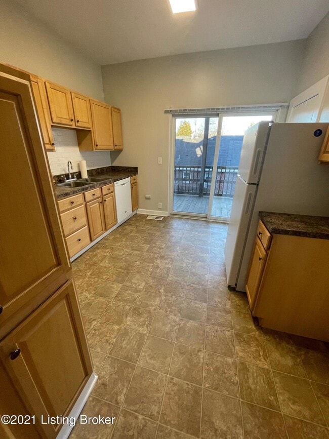 Building Photo - 123 N Keats Ave