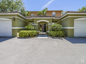 Building Photo - 5080 Fairways Cir