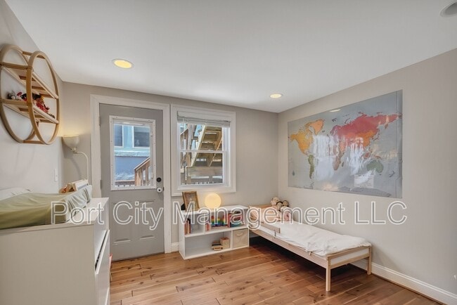 Building Photo - 504 S Milton Ave