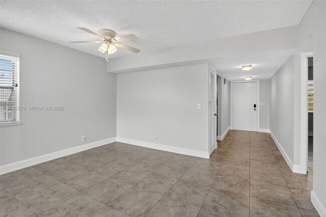 Building Photo - 3050 NE 16th Ave