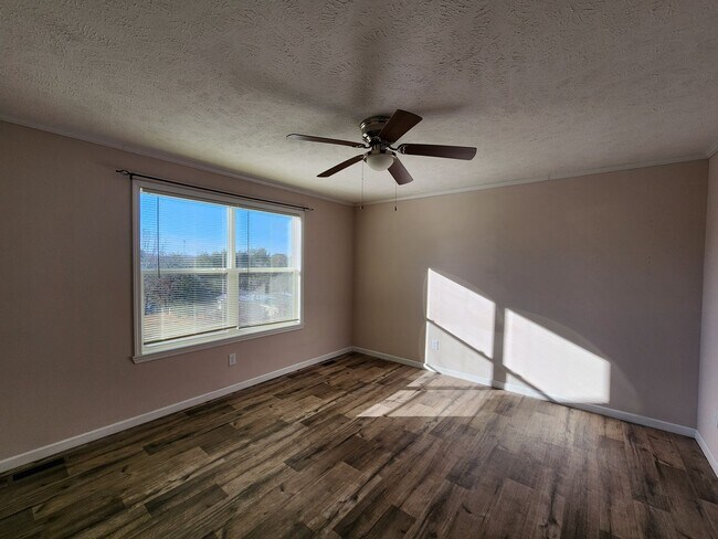 Building Photo - 312 McLean Heights Ct