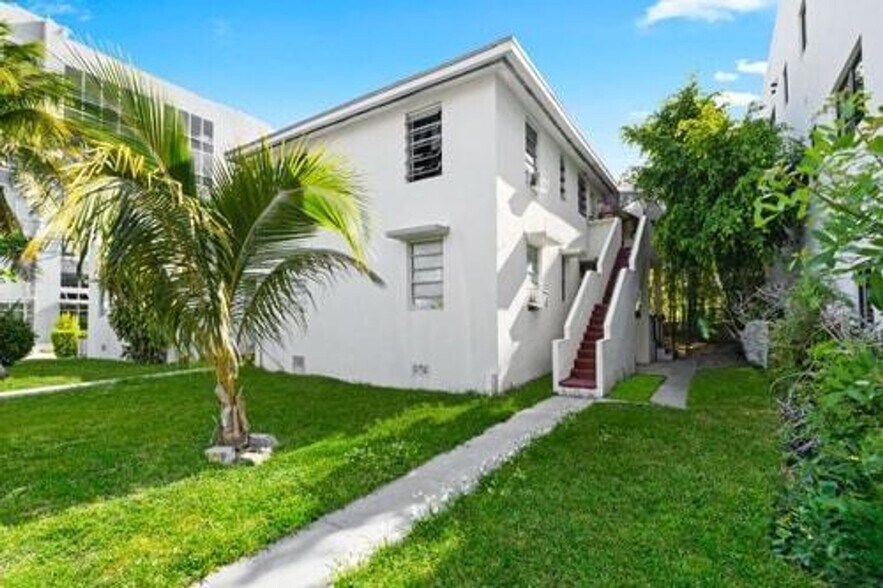 Building Photo - 680 SW 7th Ave
