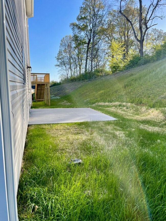 Building Photo - Beautiful New Build iN Fountain City