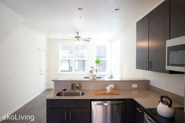 Building Photo - 7210 N Burlington Ave