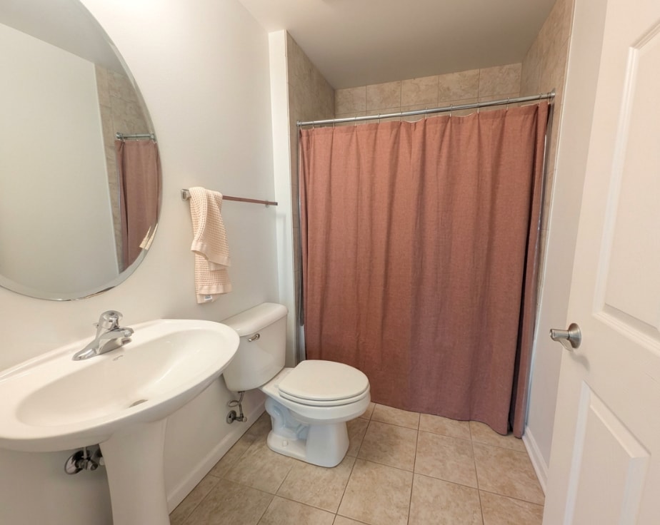 Building Photo - 1134 W Granville Ave