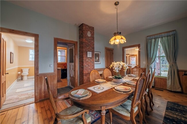 Building Photo - 41 Chapel St