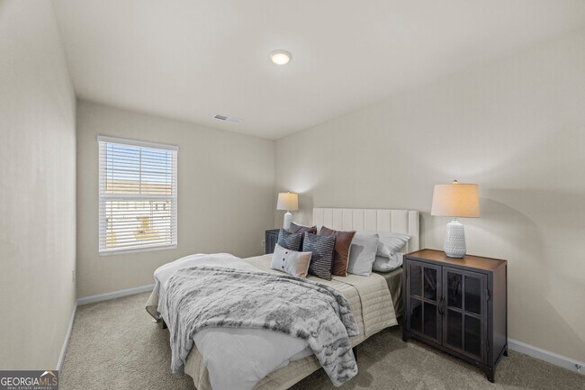 Building Photo - 550 Buxton Rd