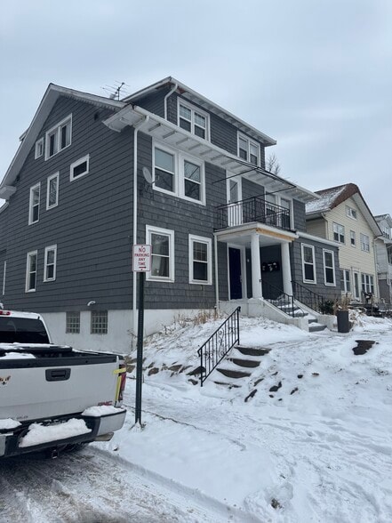 Building Photo - 1335 West Blvd