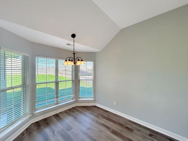 Building Photo - 3720 Rasco Hills Dr
