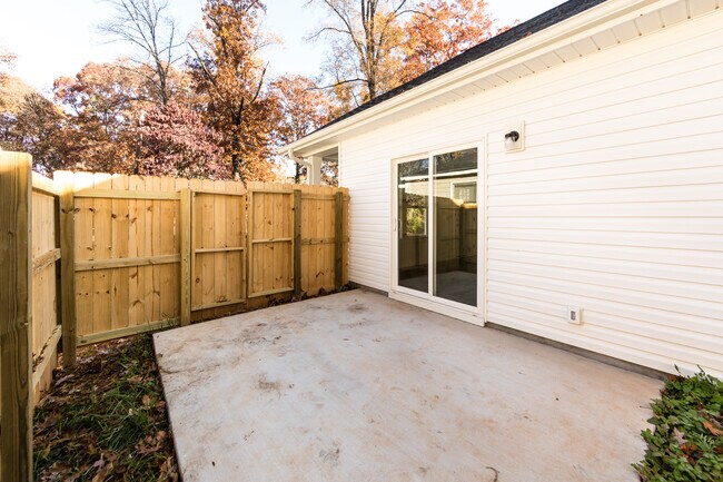 Building Photo - 805 Rodey Ave