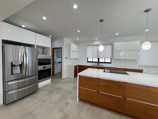 Building Photo - Waialae Iki | Nearly 5,000 Sq. Ft. with Breathtaking Ocean Views