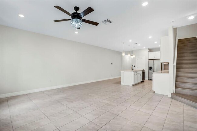 Building Photo - 4828 Chantilly Rd