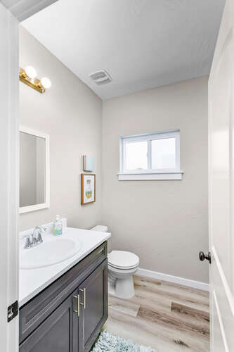 Building Photo - 519 N Creative