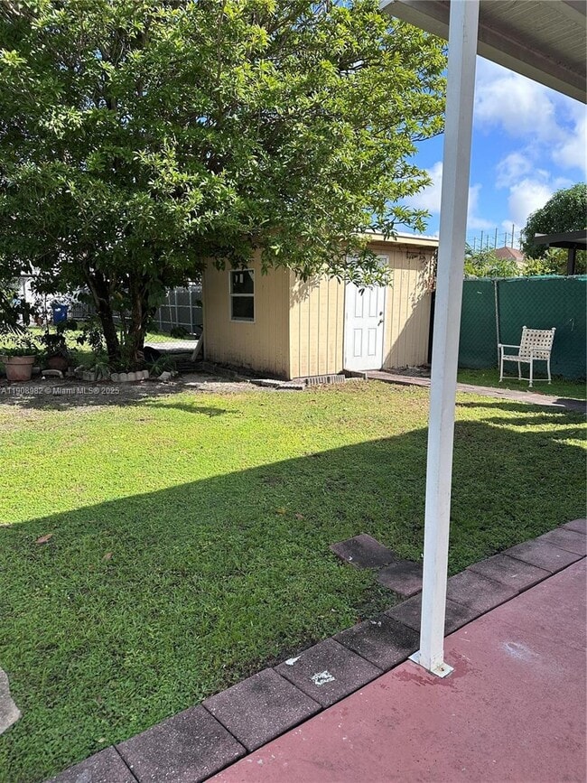 Building Photo - 16215 SW 139th Ct