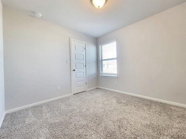 Building Photo - 2044 Arendale Dr