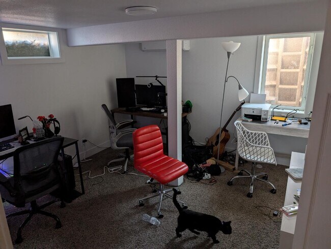 Building Photo - 1045 Washington St