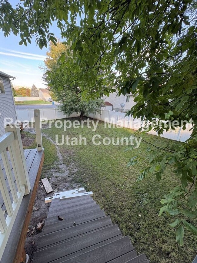 Building Photo - 692 W 410 N