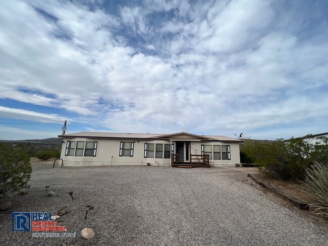 Primary Photo - Toquerville home on large lot