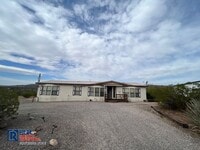 Building Photo - Toquerville home on large lot