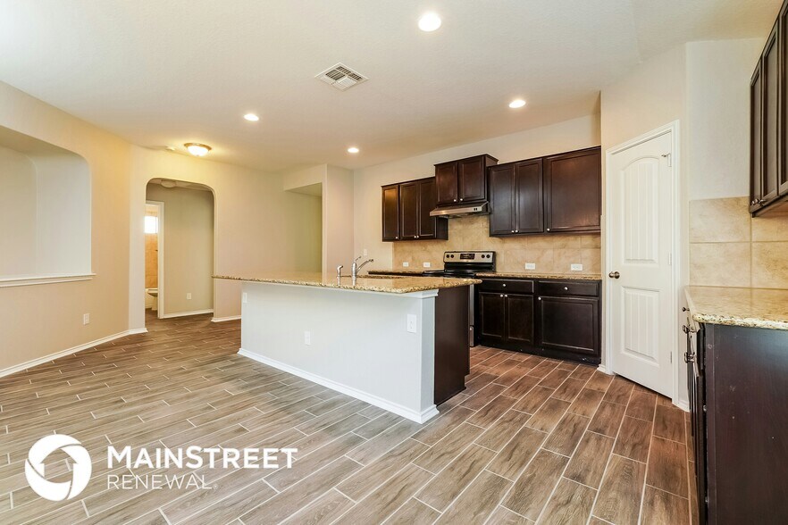 Building Photo - 1723 Aspen Silver