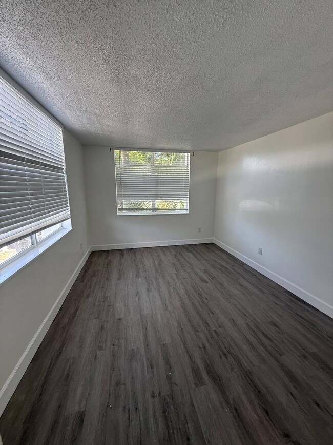 Building Photo - 482 NW 165th St