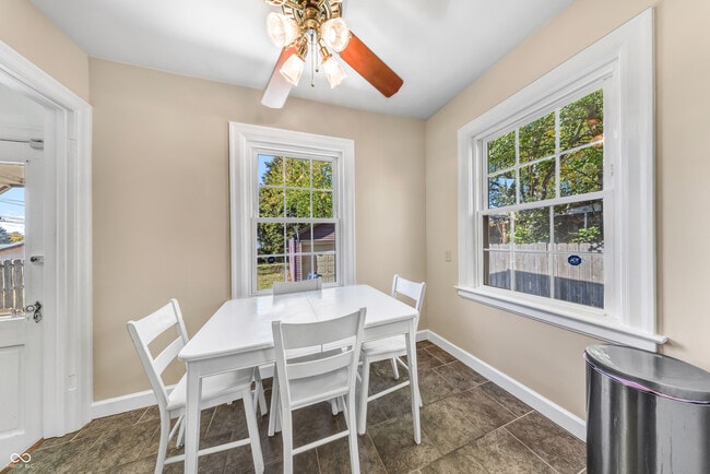 Building Photo - 850 N Butler Ave