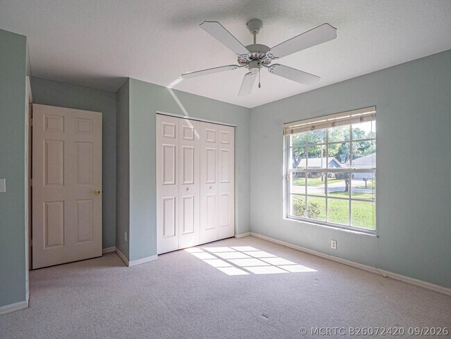 Building Photo - 141 39th Dr