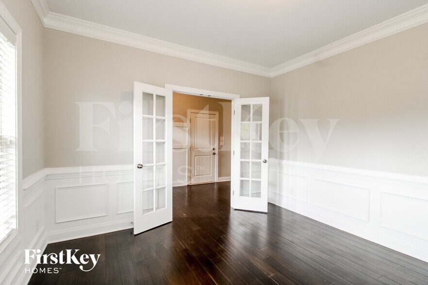 Building Photo - 4669 Pebble Lake Dr