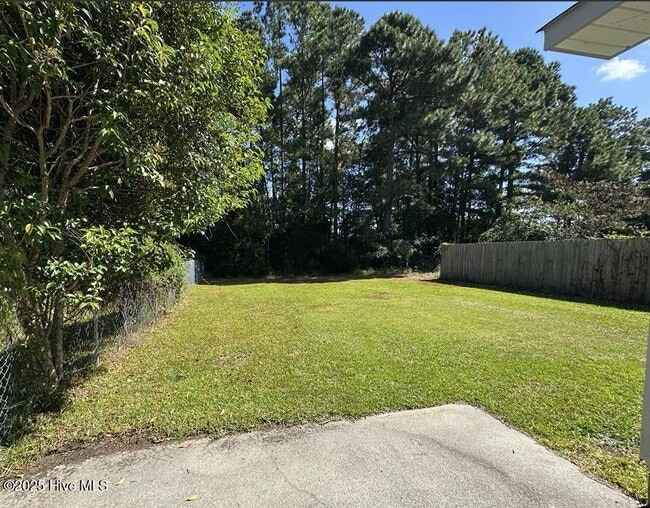 Building Photo - 204 Live Oak Ct