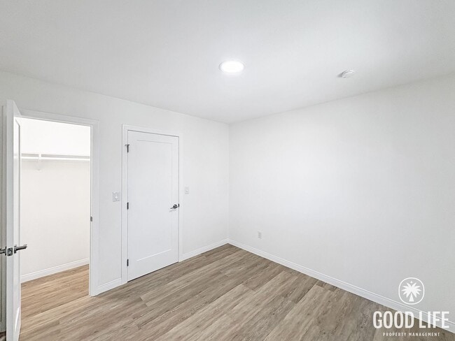 Building Photo - Bright, Newly Renovated 2BR in Peaceful UTC Community