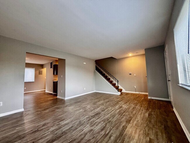 Building Photo - Silver Rock Avenue Apartments