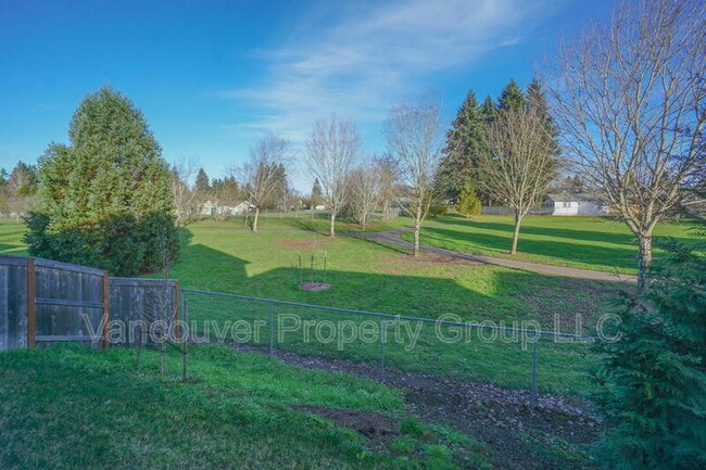 Building Photo - 4945 NE 24th Ave