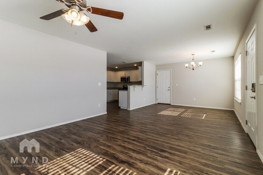 Building Photo - 2208 Ridge St