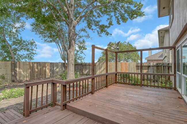 Building Photo - 22711 W Waterlake