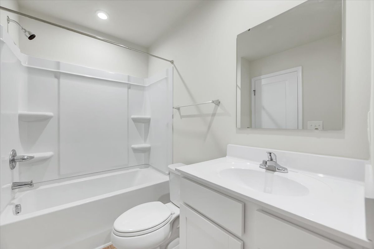 Building Photo - 5941 River Landing Dr