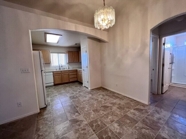 Building Photo - Silver Sands Community Home with fenced Yard 2BR plus bonus area