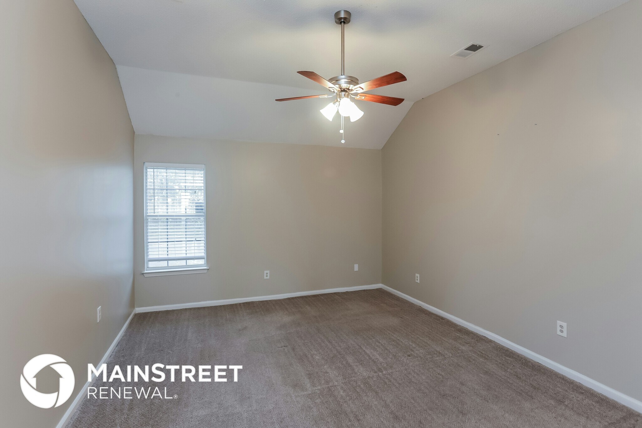 Building Photo - 6659 Ross Manor Dr
