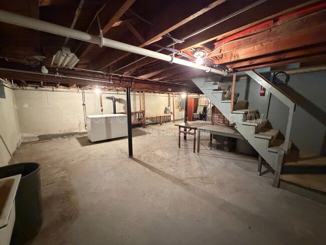 Building Photo - 36 Pomeroy Ave