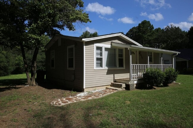Building Photo - Charming 2-Bedroom Home with Modern Updates in Concord/Rock Creek Area"