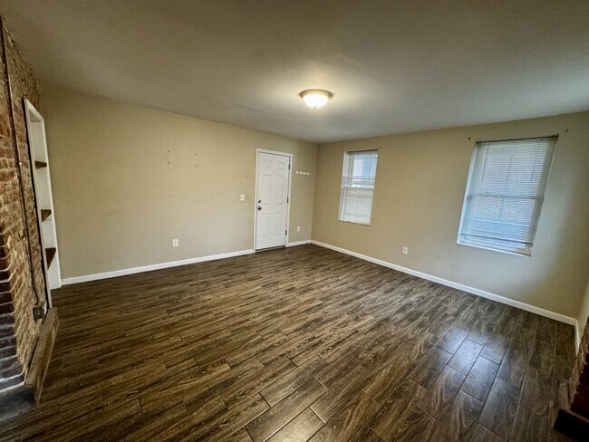 Building Photo - 9 S Clinton St