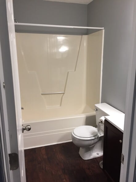 2nd Bathroom - 6816 Ray Rd