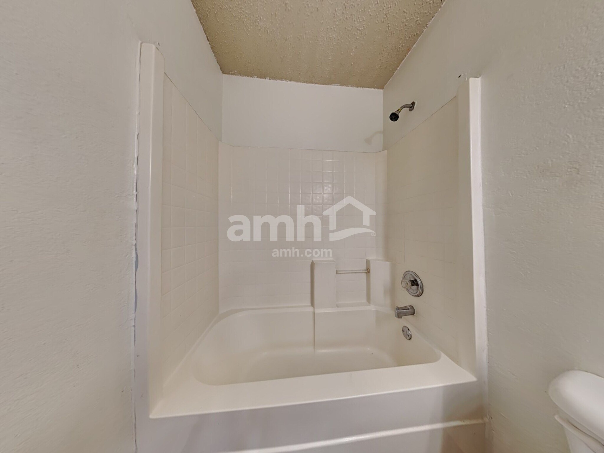 Building Photo - 5205 Bedfordshire Dr